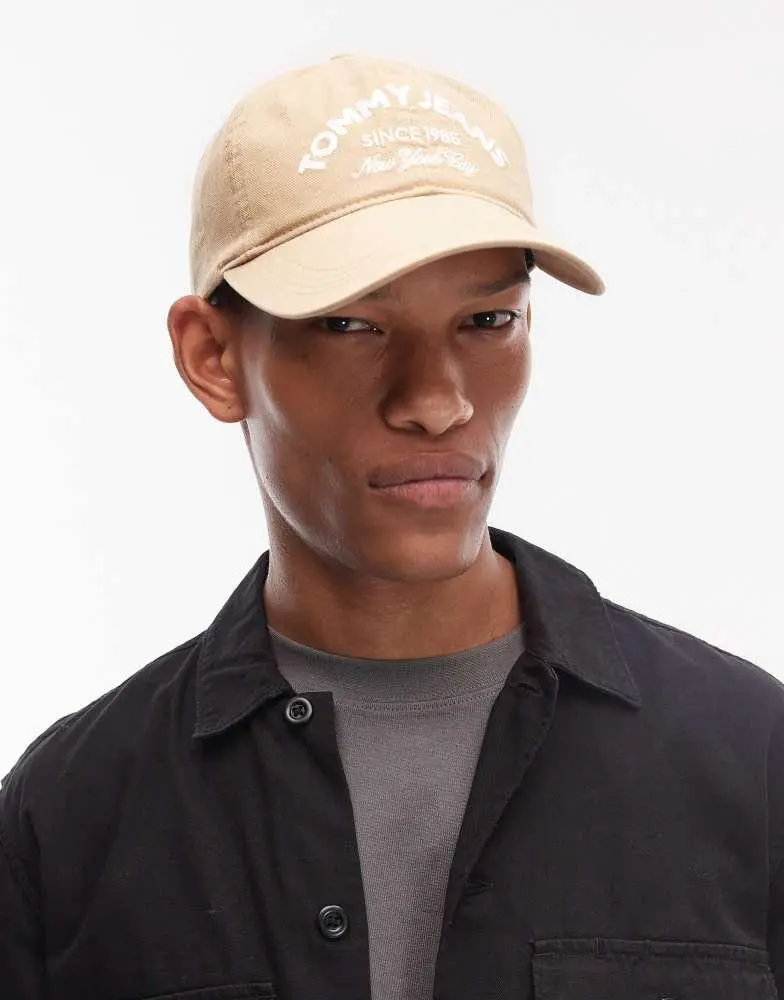 Tommy Jeans Tommy Jeans arch logo embroidered cap in cream