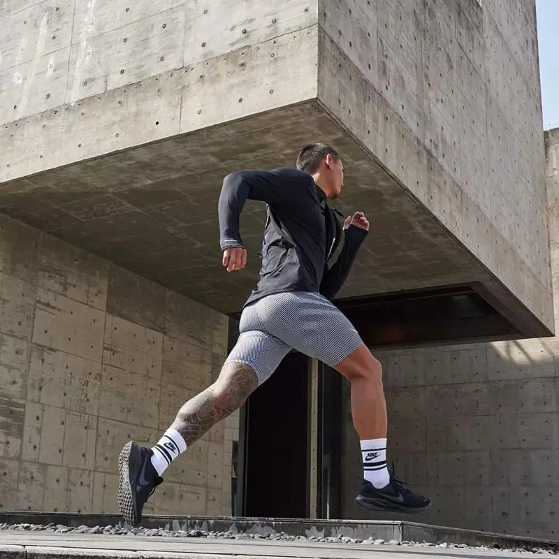 NIKE Nike Men
s Revolution 7 Running Shoes 2