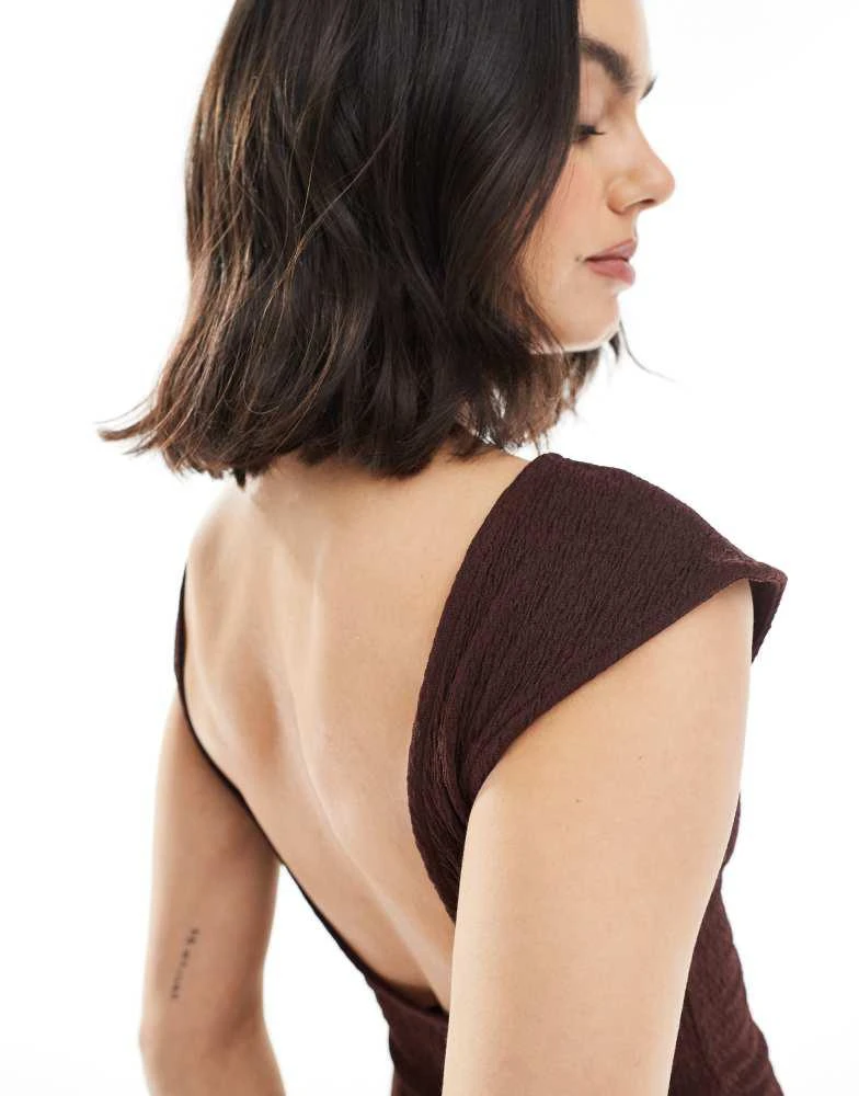 Bershka Bershka shirred puffball mini dress in burgundy 2