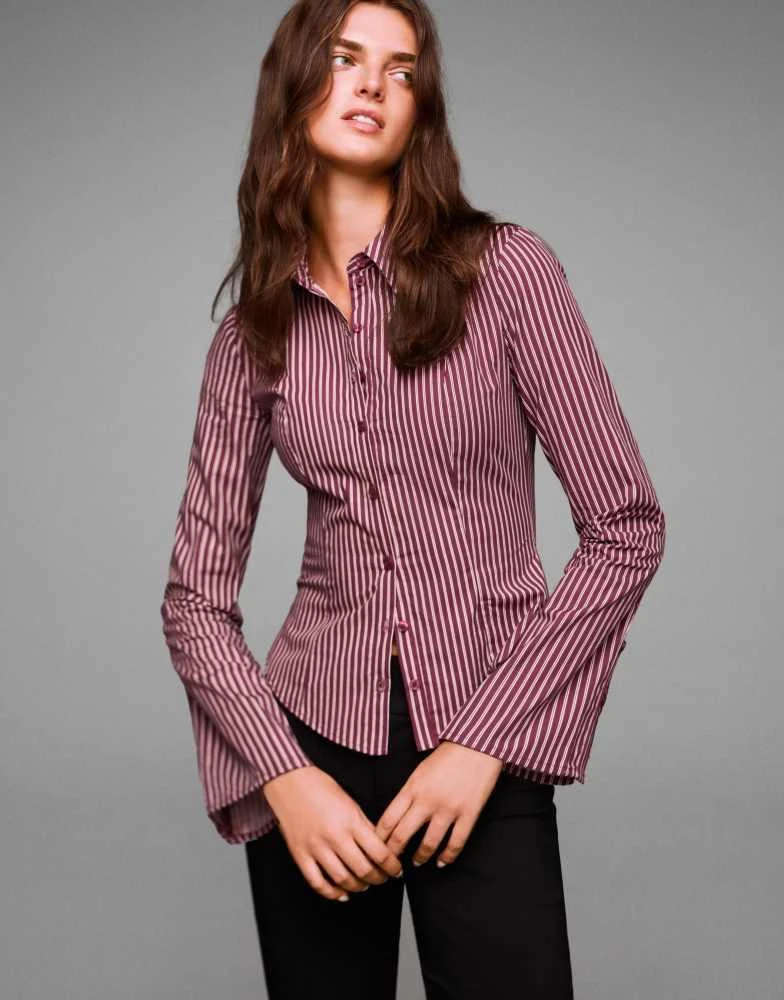 Bershka Bershka Tailored shirt with flared sleeves in burgundy - Shirts -  BeyondStyle