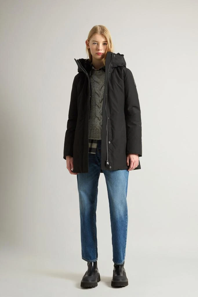 Woolrich Boulder Parka in Ramar Cloth with Hood and Detachable Faux Fur Trim - Women - Black 2
