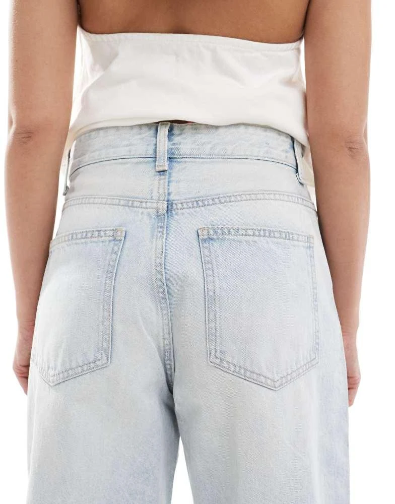 Bershka Bershka wide balloon leg jeans in super light wash 4