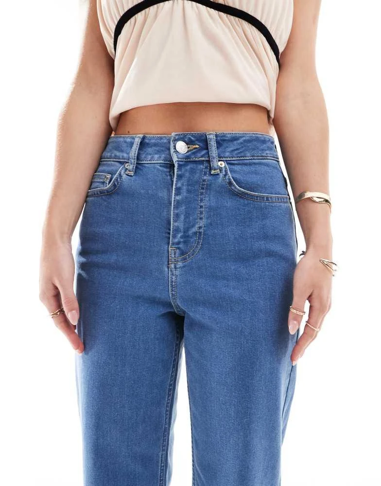 Miss Selfridge Miss Selfridge Petite heart pocket straight leg jean in light wash 5