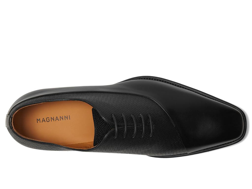 Magnanni Vaughan