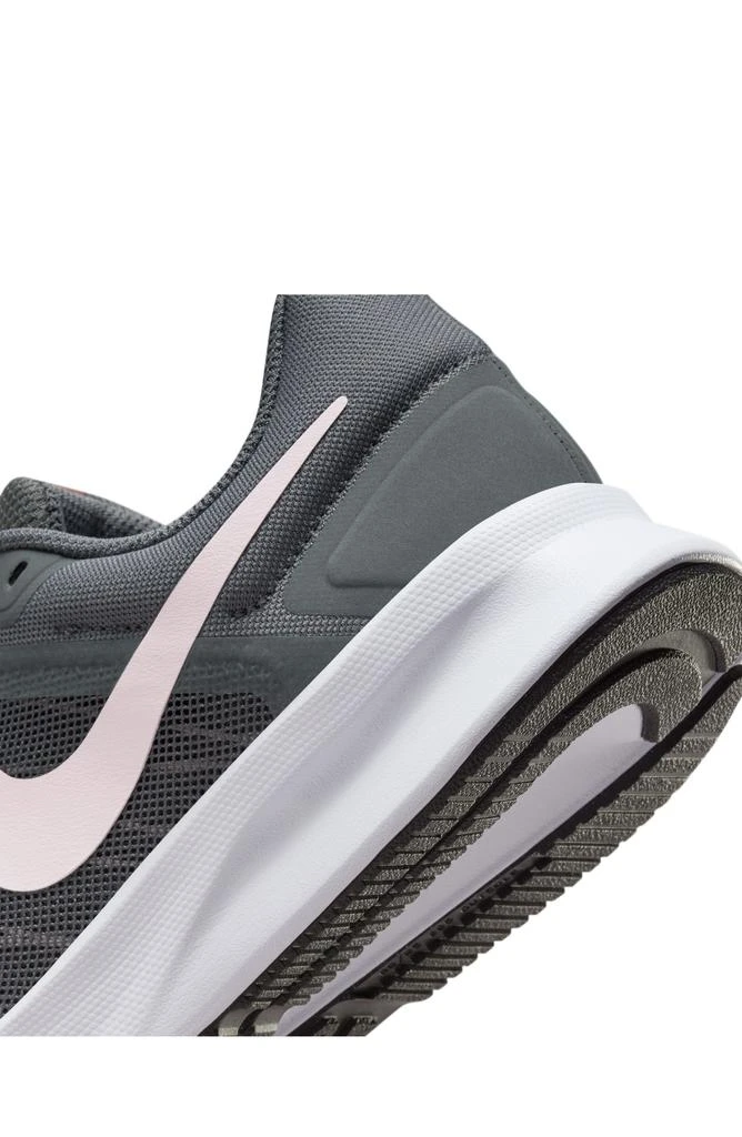 NIKE Run Swift 3 Running Shoe 9