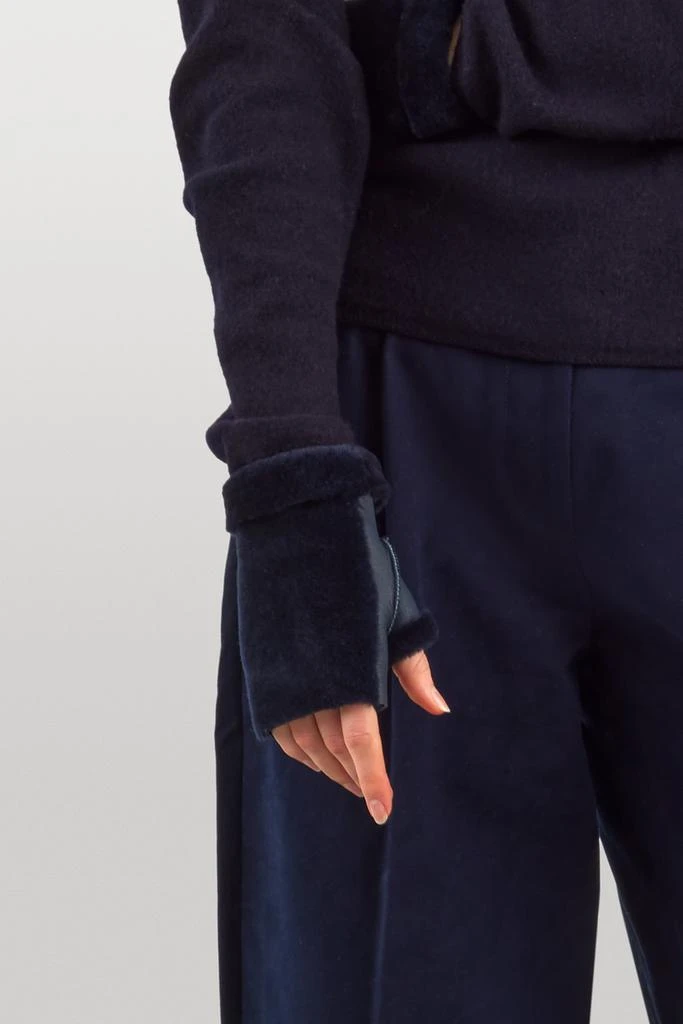 Gushlow & Cole Mini shearling mittens 2