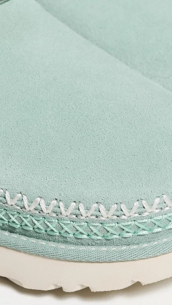 UGG UGG Women
s Goldenstar Meadow Accent Clog 4