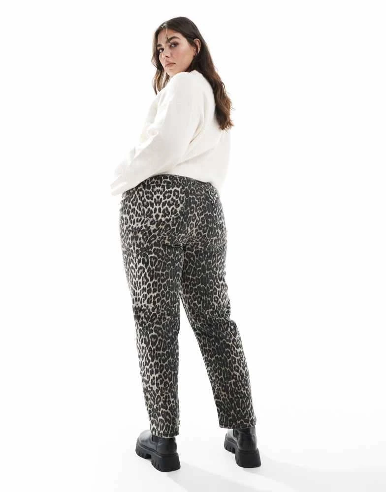 New Look Plus New Look Curve Hannah straight leg jean in leopard print 2