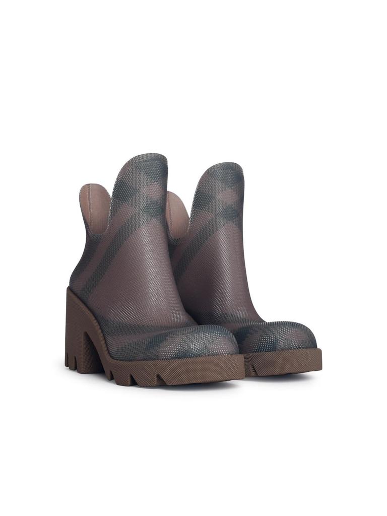 【関税&送料込み】Burberry 'Marsh' Beige Rubber Ankle Boot Burberry marsh Beige Rubber Ankle Boots - Boots - BeyondStyle