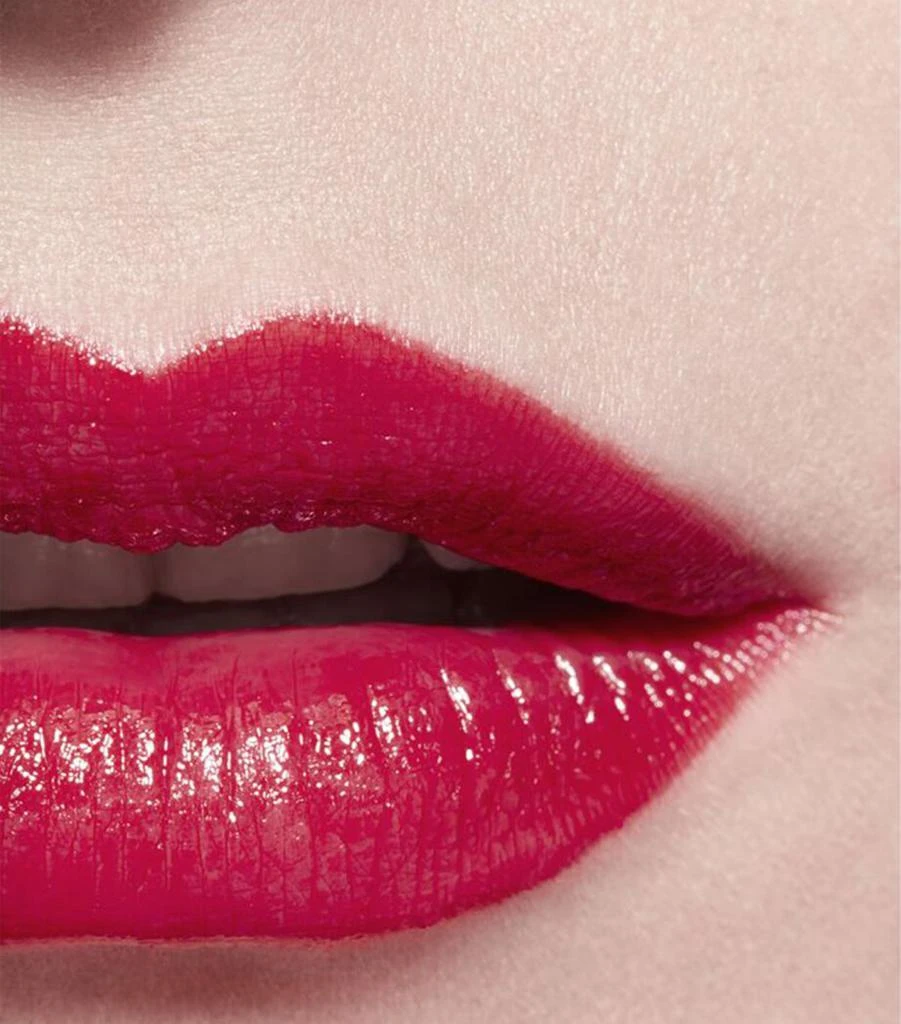 Chanel ROUGE COCO Ultra Hydrating Lip Colour 5