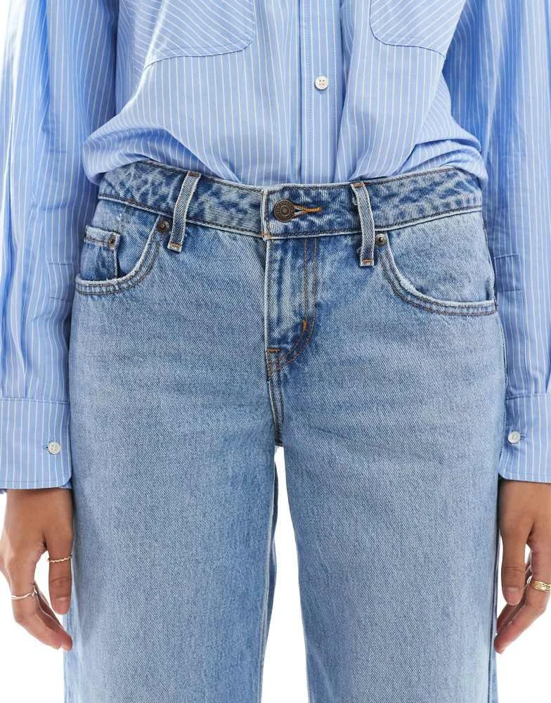 Levi's Levi's loose low waisted jeans in light blue 5