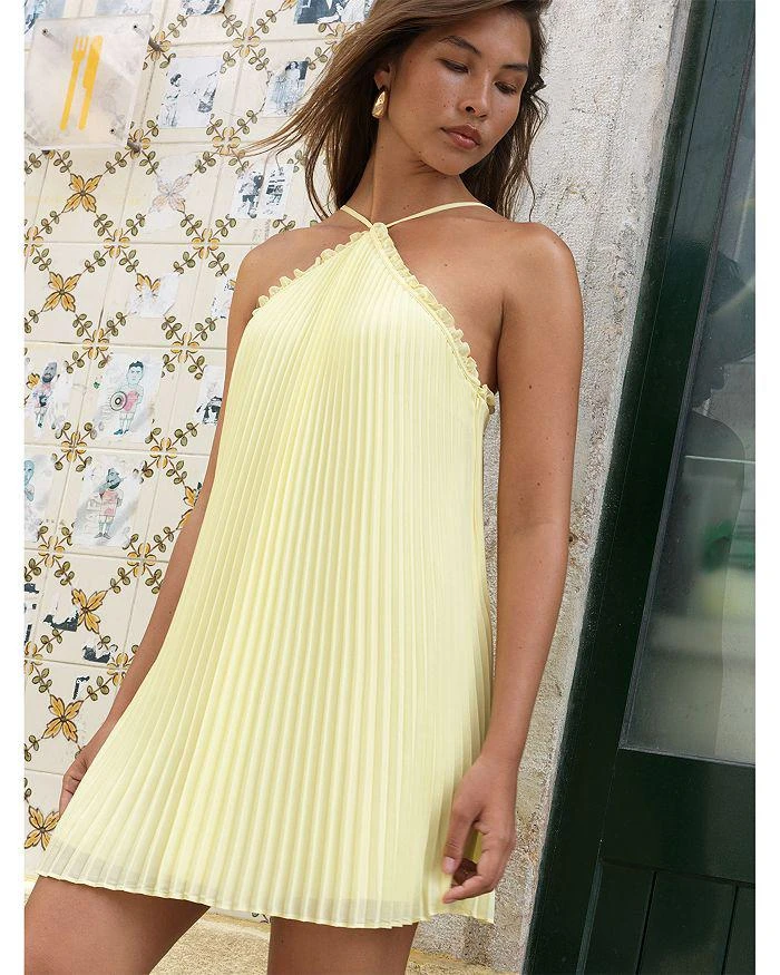 Shop Sunburst Pleated Halter Dress on Sale at BeyondStyle  Get 65% Off  Sunburst Pleated Halter Dress with Limited-Time Flash Deals, Exclusive  Discounts, and Special Offers. Enjoy Unbeatable Savings on Sunburst Pleated