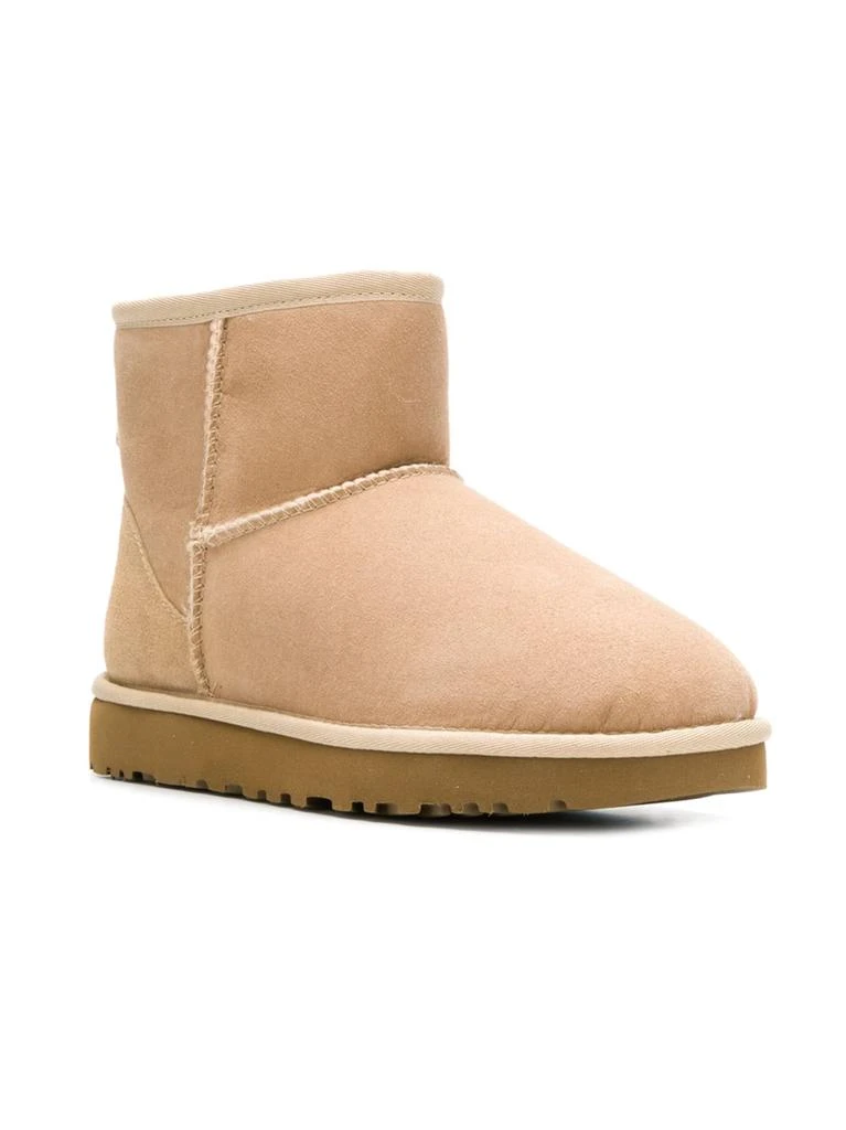 UGG Classic Mini 2