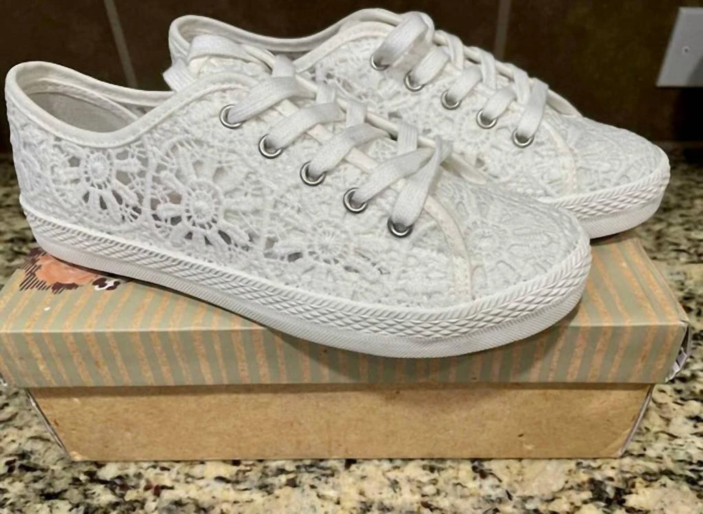Very G Flirty Fashion Sneaker 3