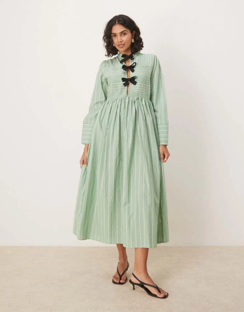 ghospell dress green Emerald Satin Lace Maxi Dress – Madi & Co main image 0
