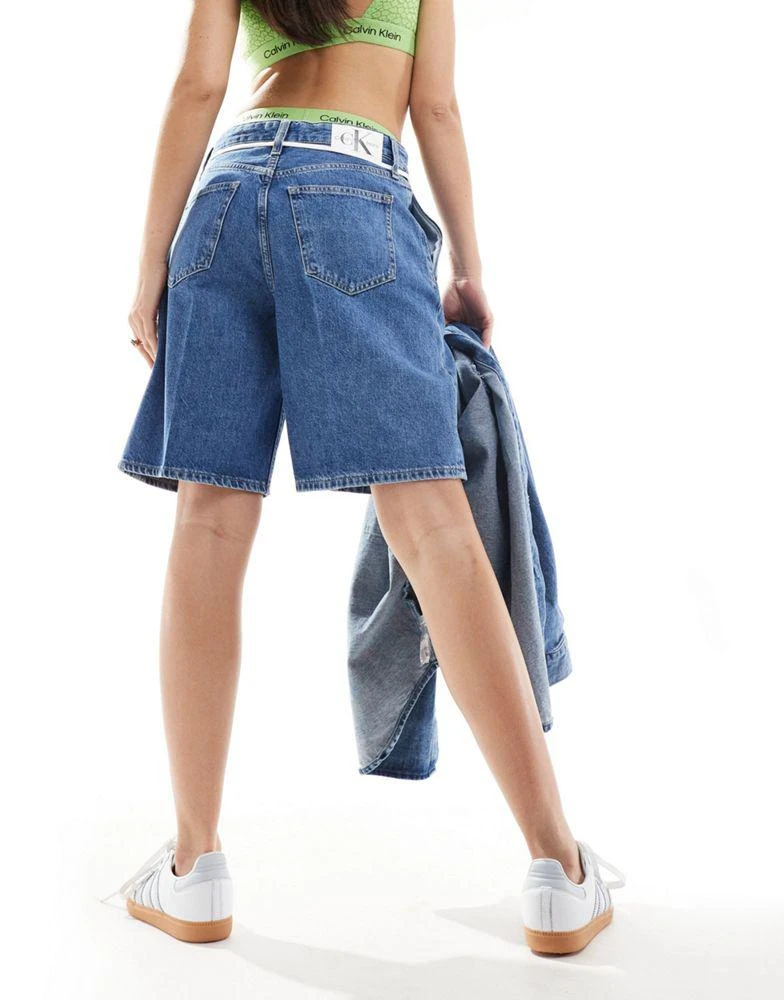 Calvin Klein Calvin Klein Jeans 90s straight denim shorts in light wash 2
