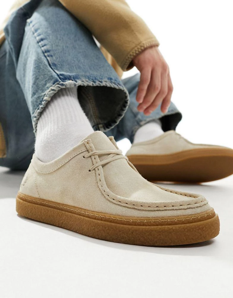 Fred Perry Fred Perry dawson low suede shoe in beige 1