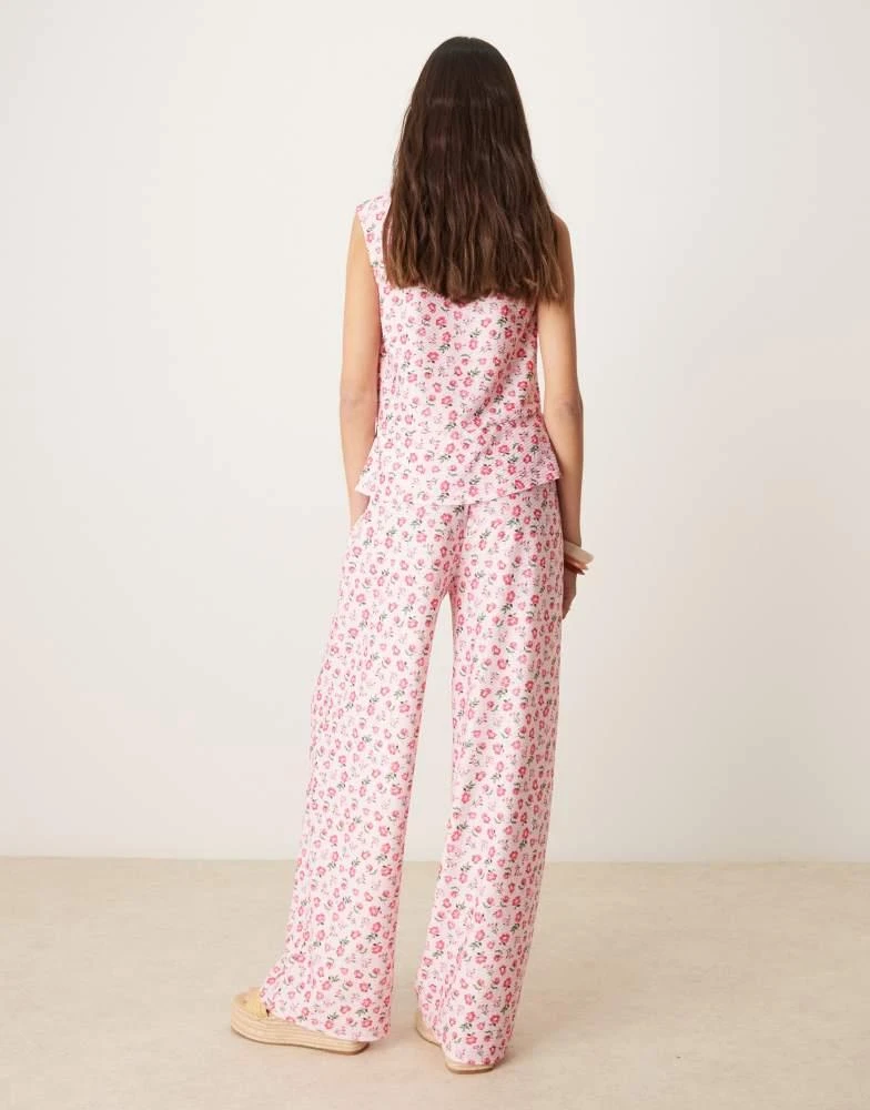 ASOS ASOS DESIGN wide leg tie front trouser in pink ditsy floral 3