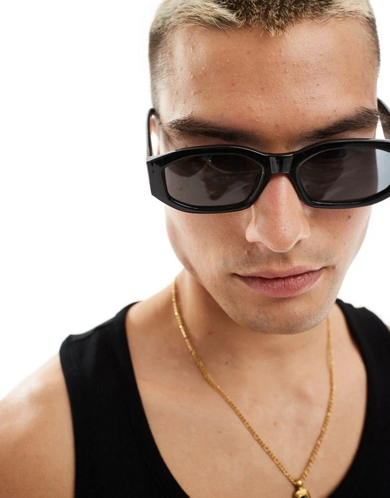Bershka Bershka thick frame sunglasses in black 2