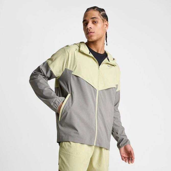 NIKE Men's Nike Windrunner Repel Running Jacket 3