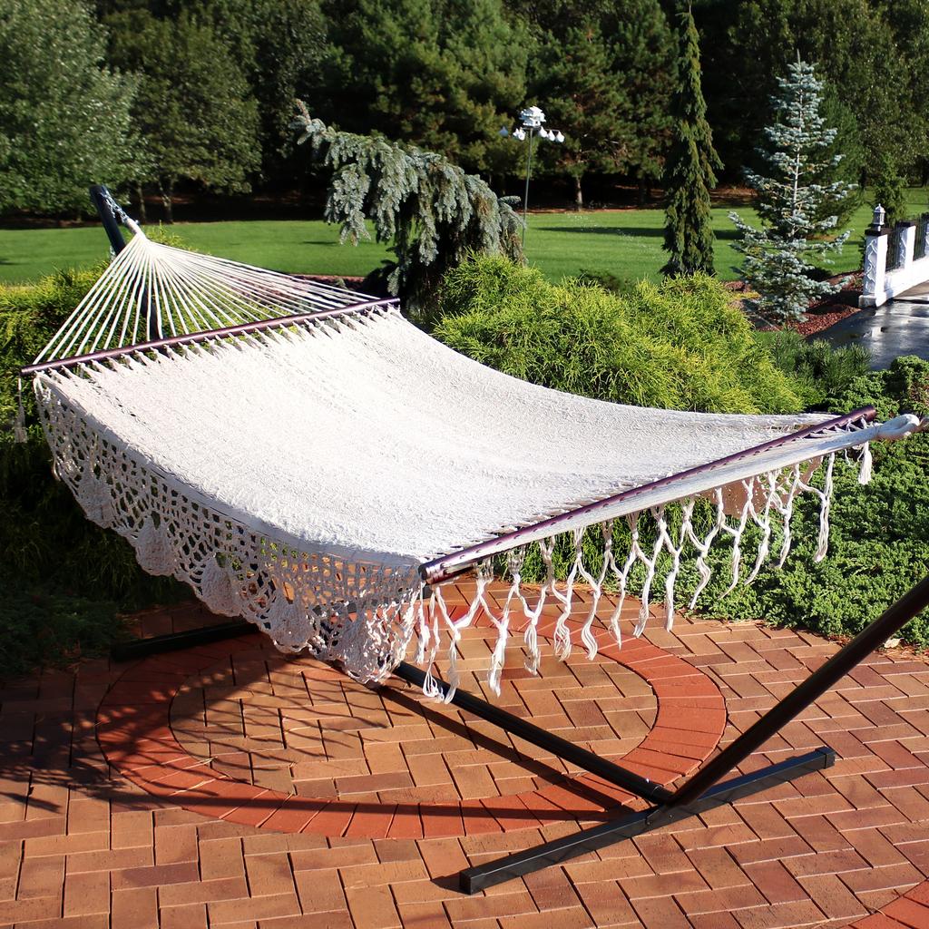 Sunnydaze Heavy-Duty Deluxe Hand-Woven Cotton American-Style Mayan Hammock with Spreader Bars - 770 lb Weight Capacity