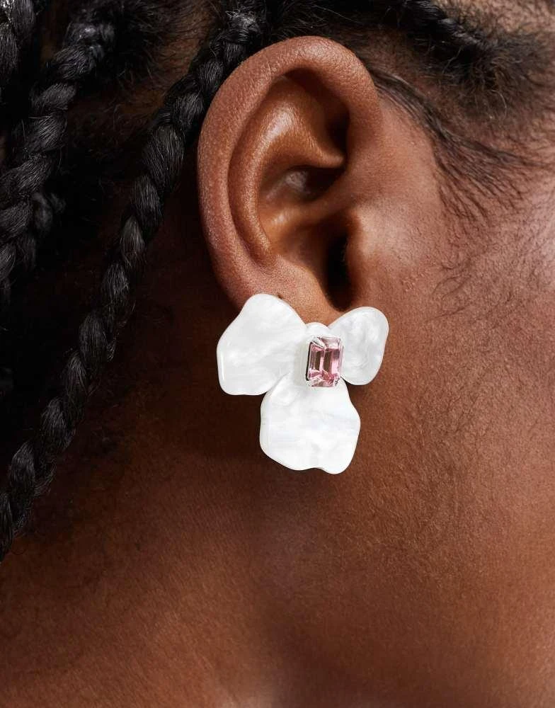 True Decadence True Decadence pearlescent flower earrings in white 3
