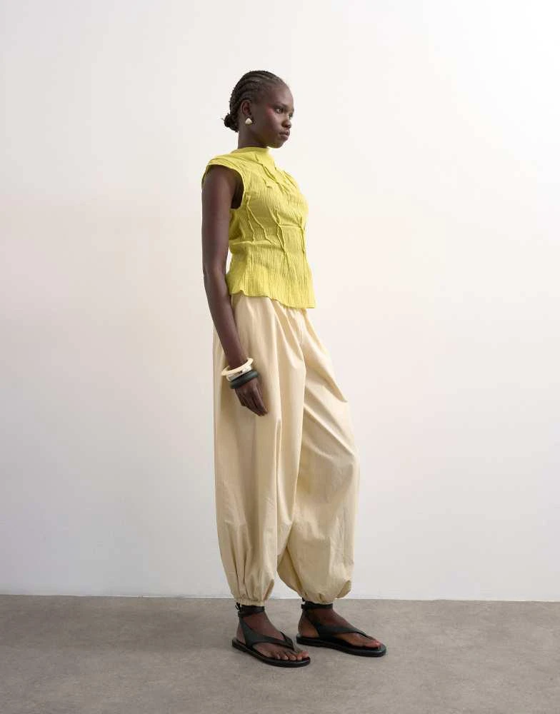 Topshop Topshop sleeveless pin tuck crinkle top in green 4