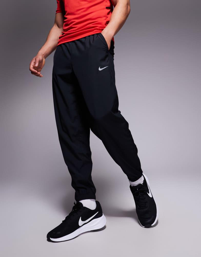nike training tapered joggers