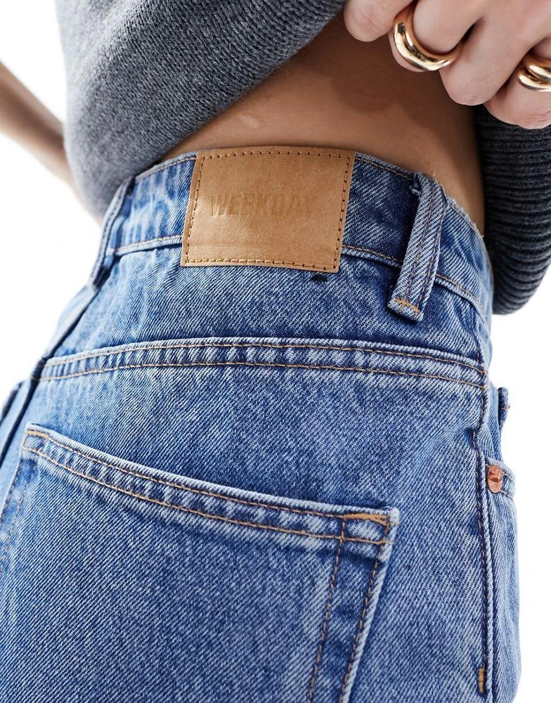 Weekday Weekday Rowe extra high waist regular fit straight leg jeans in 90s blue 4