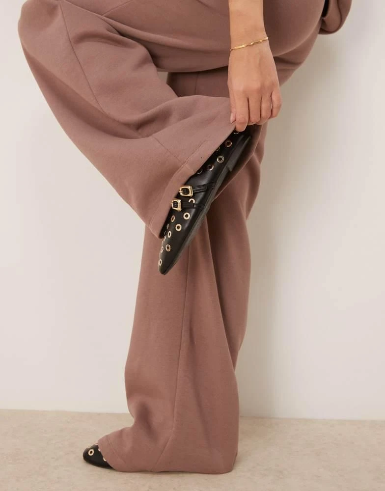 ASOS ASOS DESIGN straight leg jogger co-ord in chocolate 4