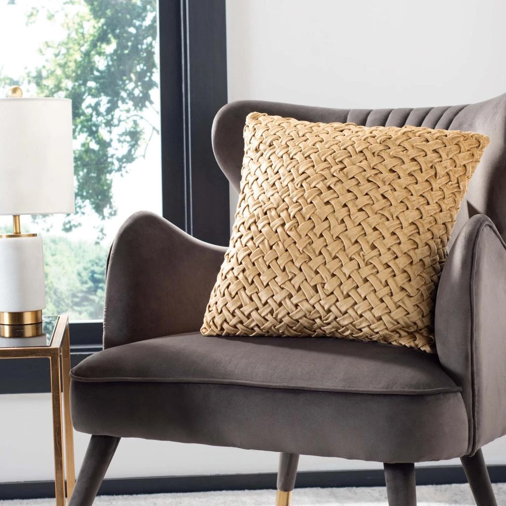 Safavieh Reslin Pillow 1