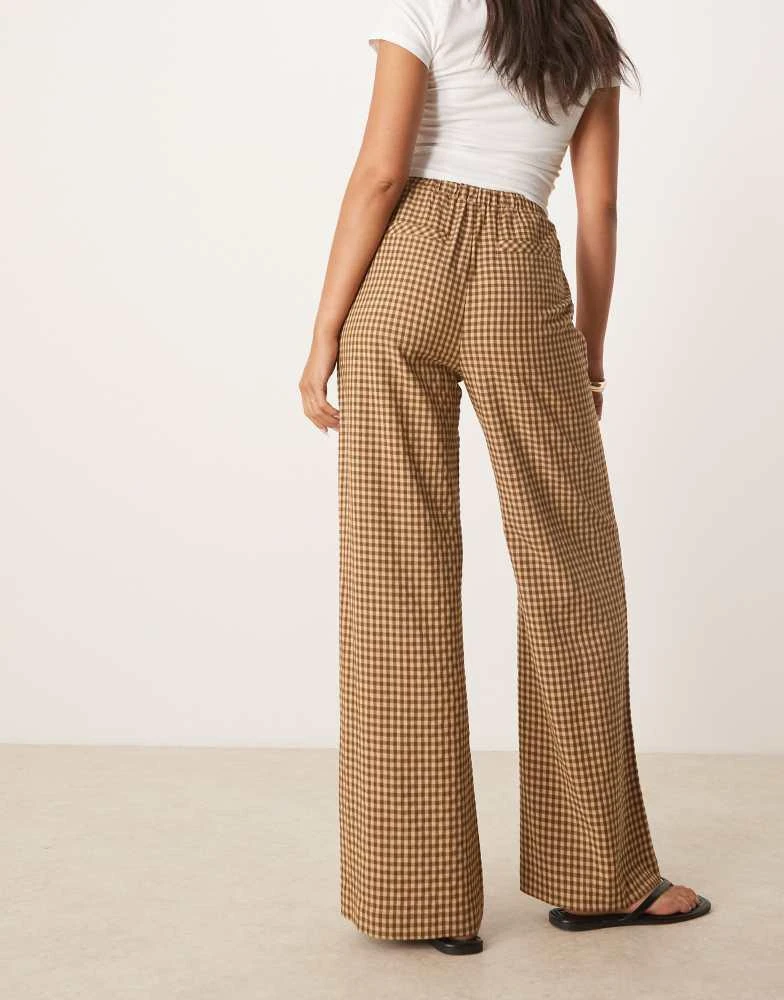 Threadbare Threadbare tie waist wide leg trousers in brown gingham 2