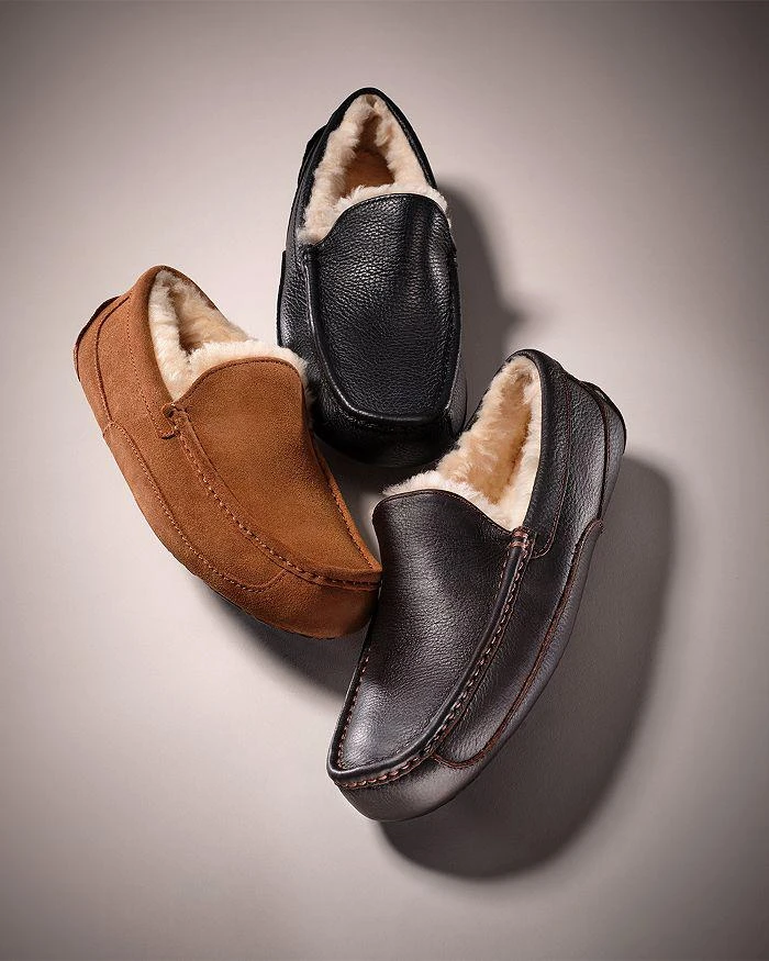 UGG Men
s Ascot Suede Slippers 7