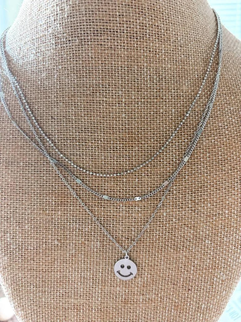 Southern Seoul Southern Seoul - Women
s Smiley Face Layered Necklace