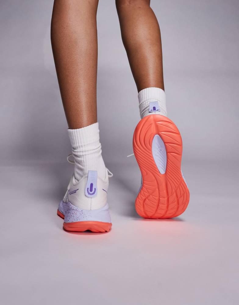 Asics Asics Gel-Cumulus 27 Tokyo running trainers in off white and