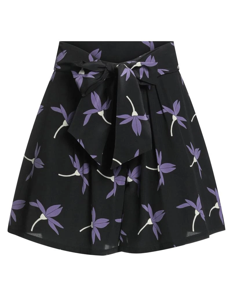 Valentino Shorts
Bermuda 1