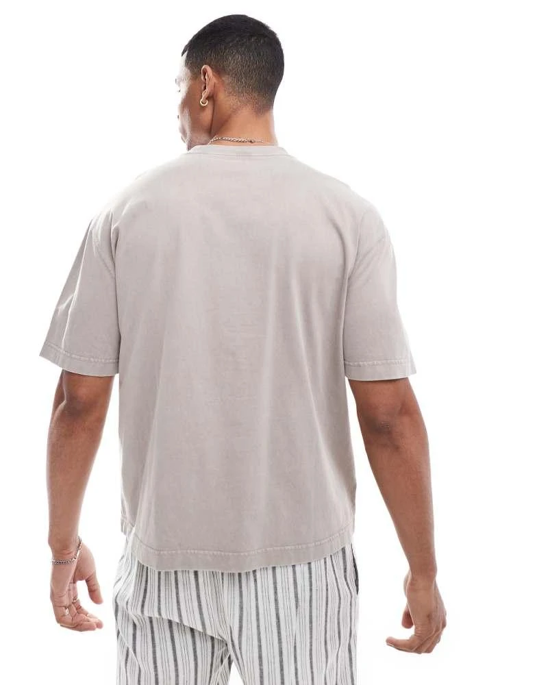 HOLLISTER Hollister heavyweight boxy crop fit t-shirt in washed tan 2