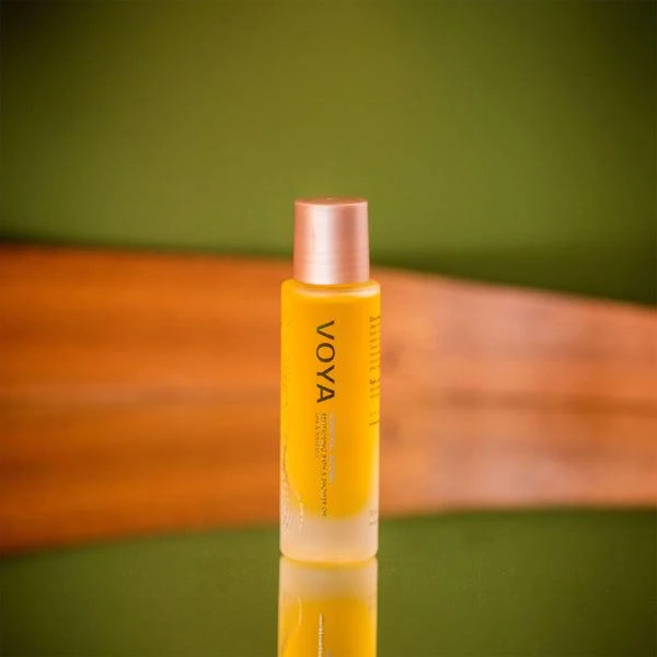 Lookfantastic VOYA Original Aroma Revitalising Bath and Shower Oil 50ml 3