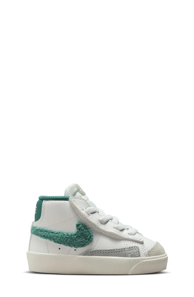 NIKE Kids
 Blazer Mid 
77 SE Sneaker 7