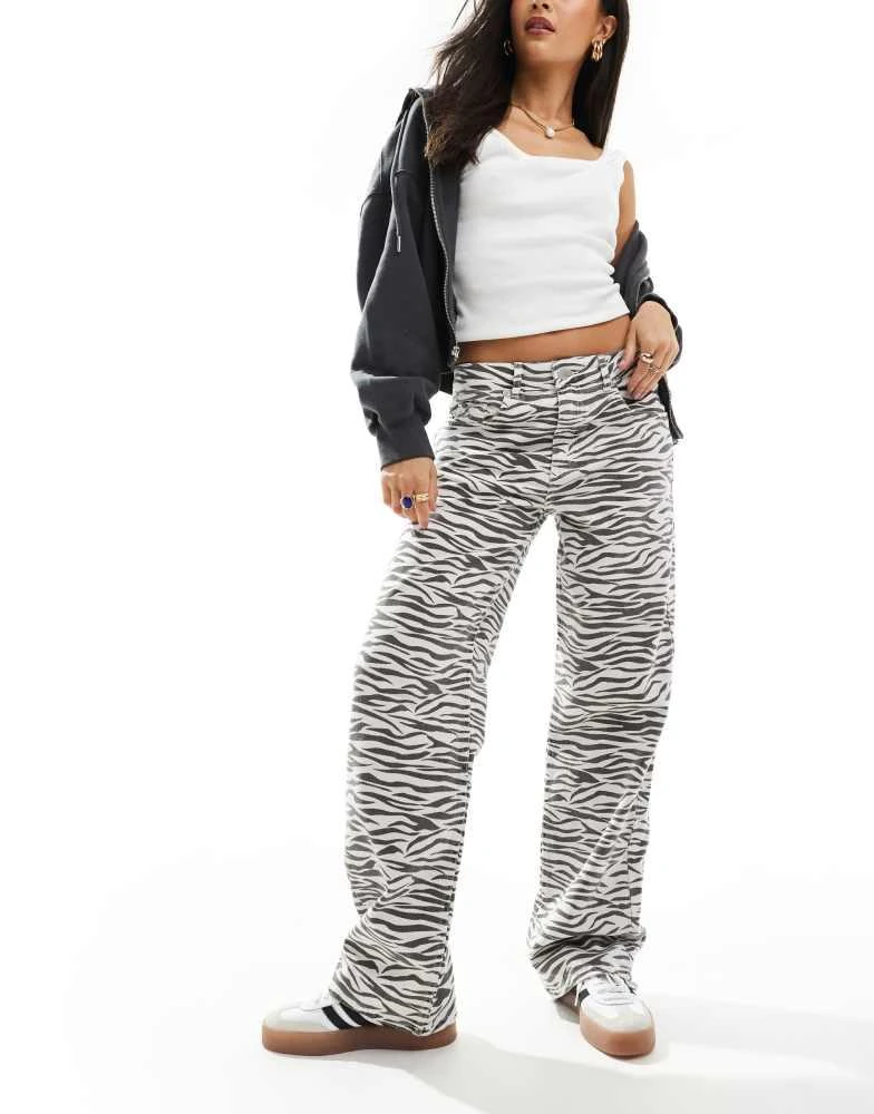 Pull&Bear Pull&Bear wide leg jean in zebra print 1