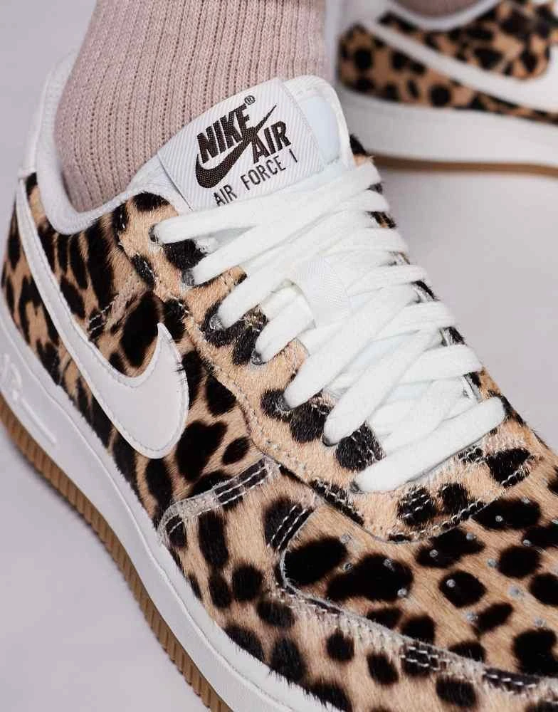 NIKE Nike Air Force 1 
07 unisex trainers in leopard and white 5