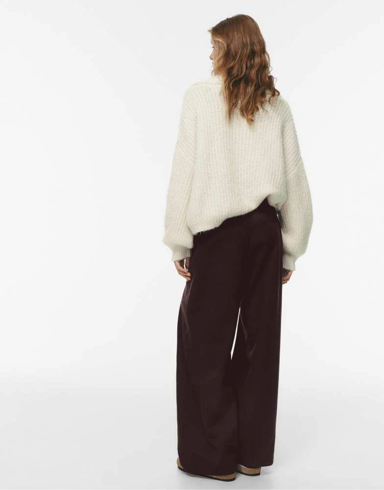 Pull&Bear Pull&Bear Polo collar sweater in beige 2