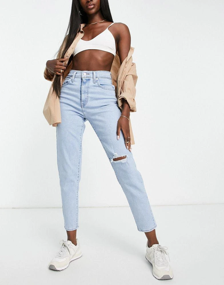 Levi's Levi's high waisted mom jeans in light wash blue 1