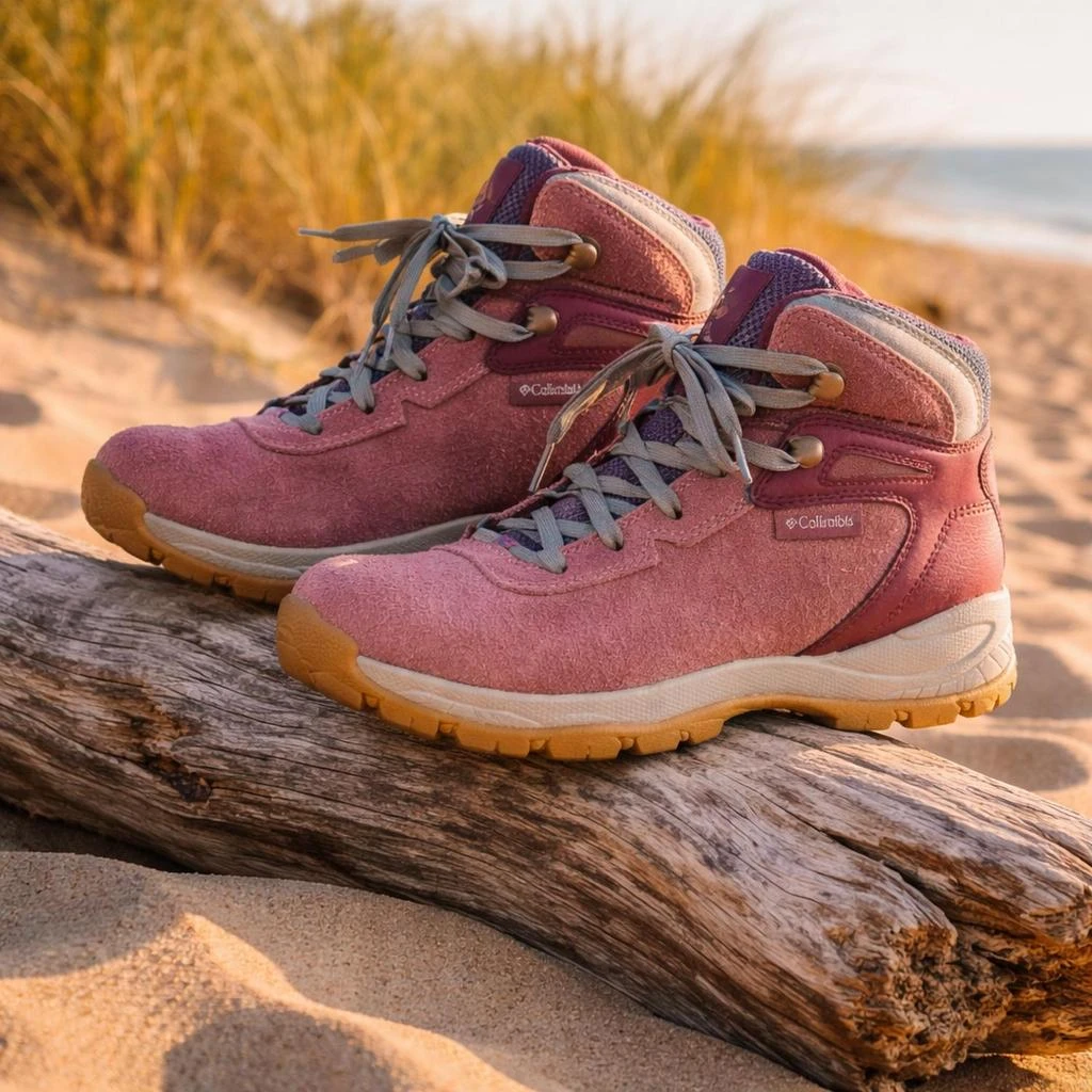 Columbia Columbia - WOMEN
S NEWTON RIDGE BC BOOTS