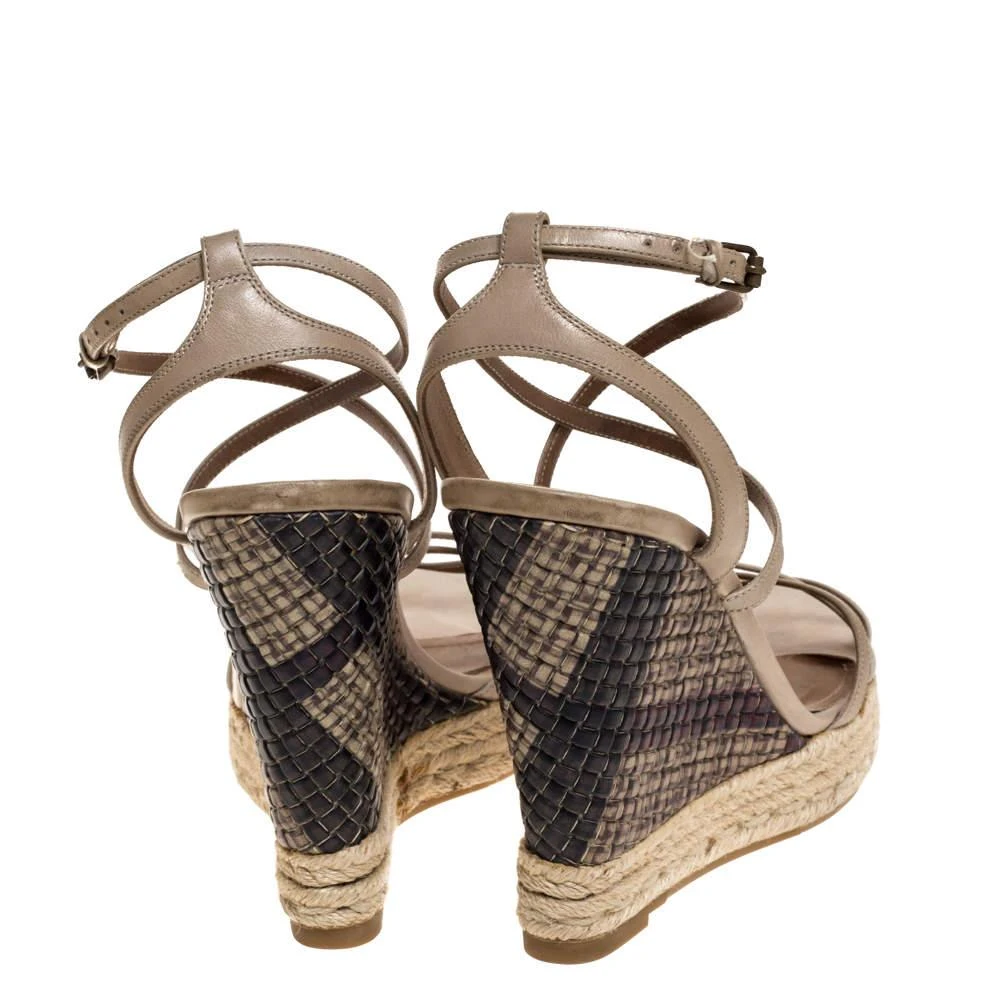 Burberry Burberry Pale Green Strappy Leather Woven Wedge Espadrille Sandals Size 39 5