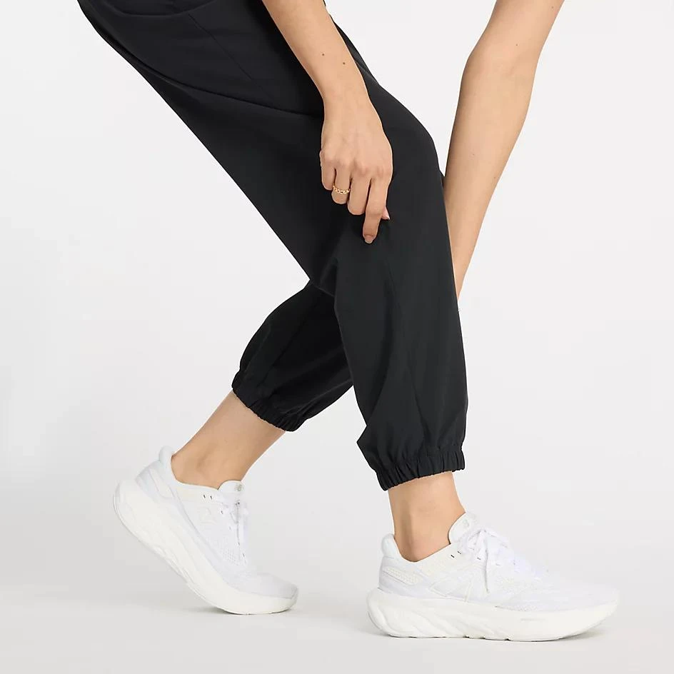 New Balance Athletics Stretch Woven Jogger 7