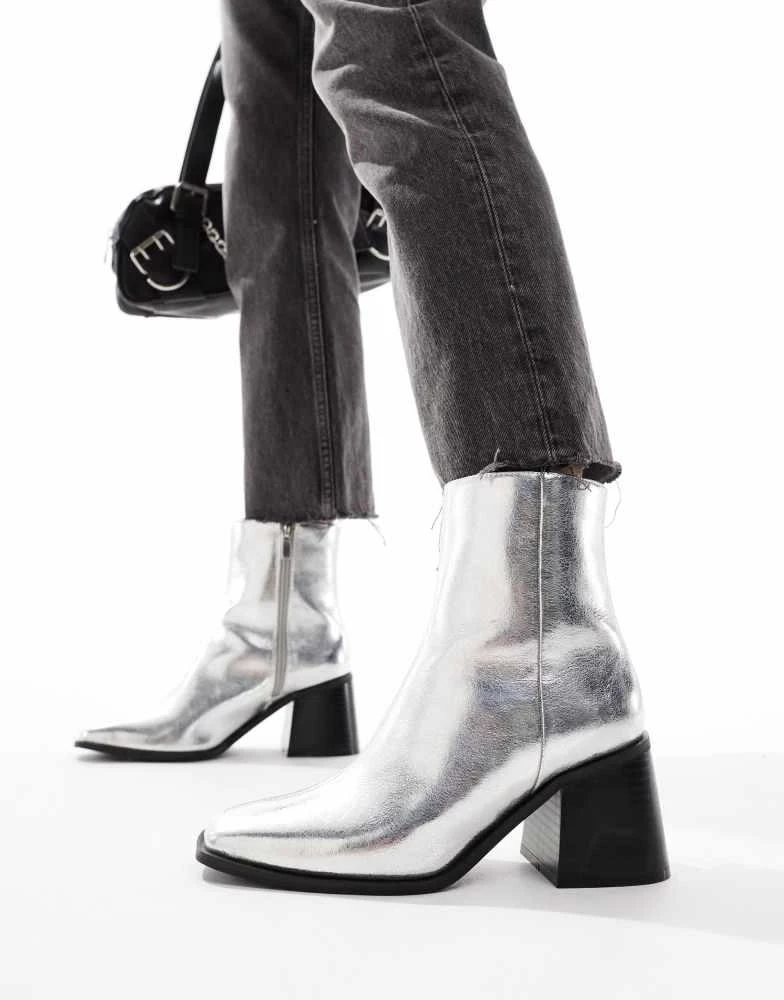 New Look New Look chunky heel mid ankle boot in silver 4