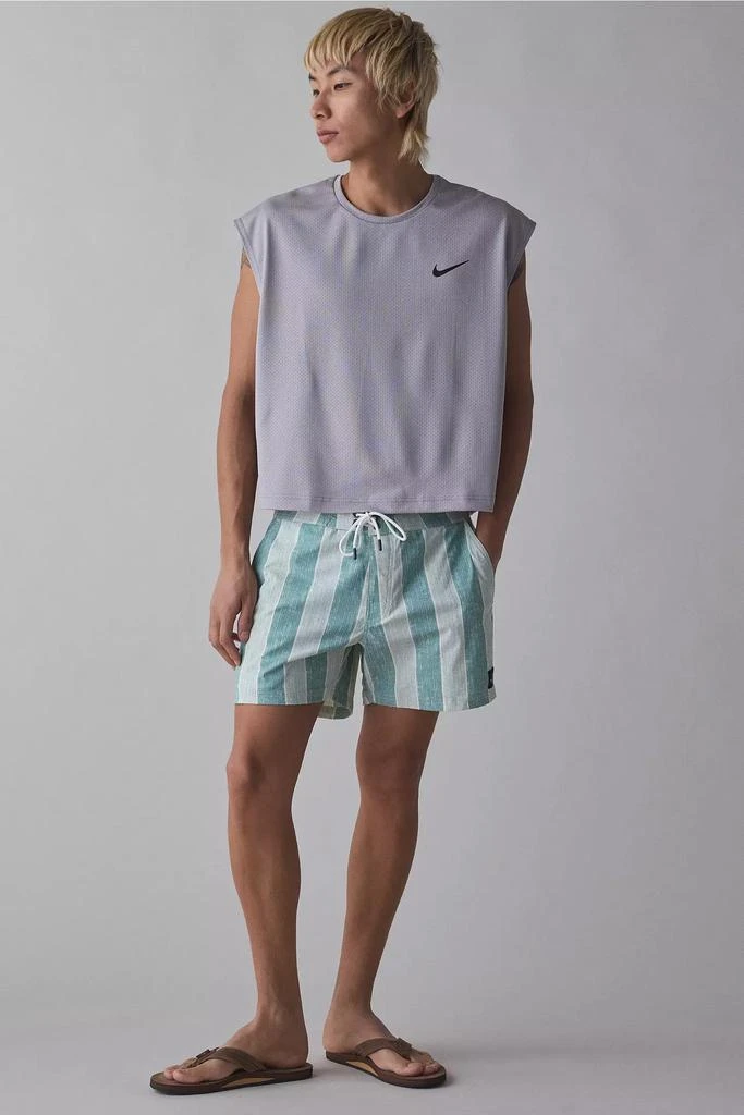 NIKE Nike UO Exclusive Cropped Swim Shirt 1
