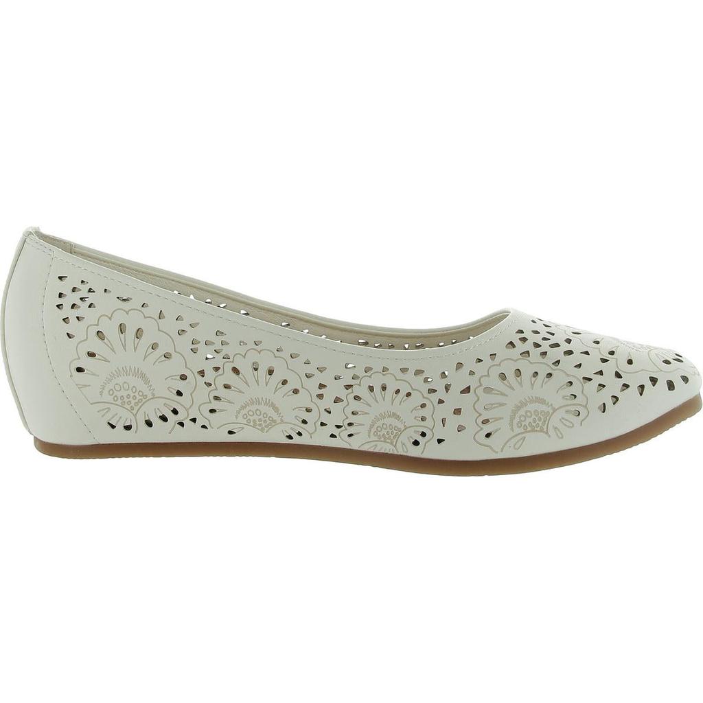 Baretraps Chika Womens Embossed Laser Cut Ballet Flats