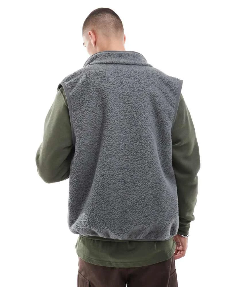 NIKE Nike Club fleece gilet in dark grey 2